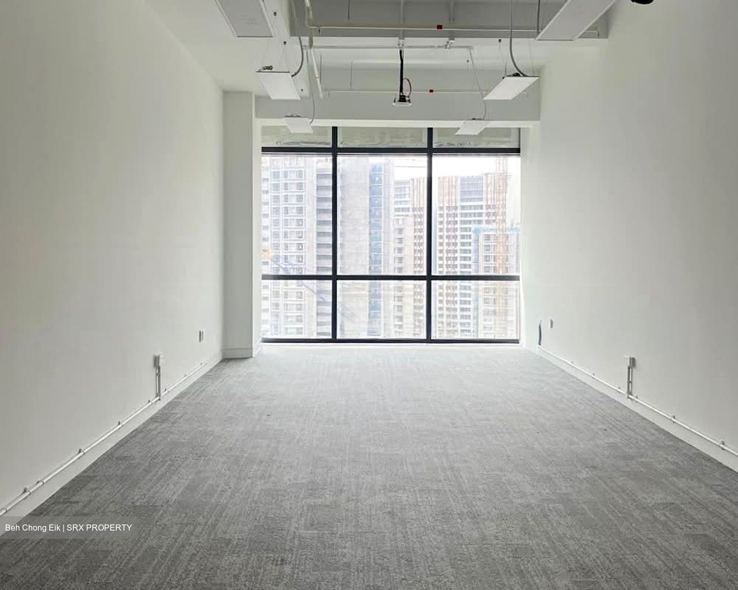 Woods Square (D25), Office #605337661